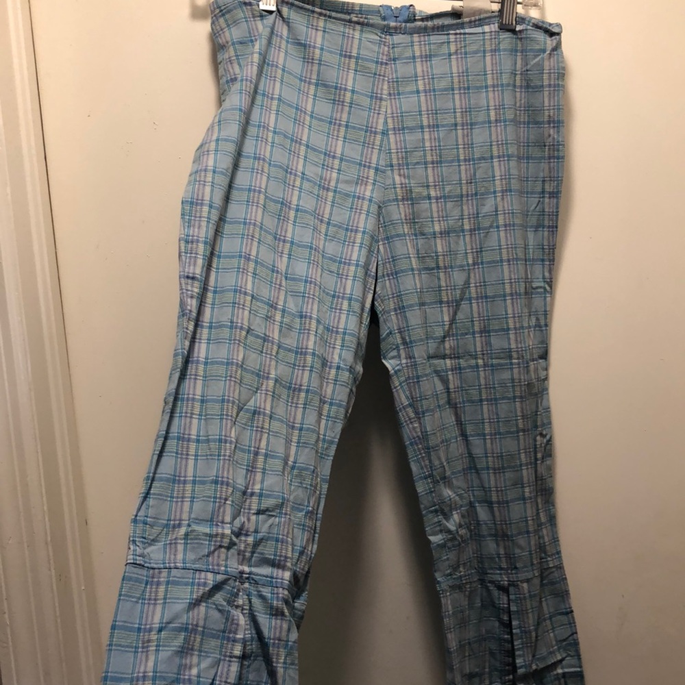 Plaid Capri pants. Size 8